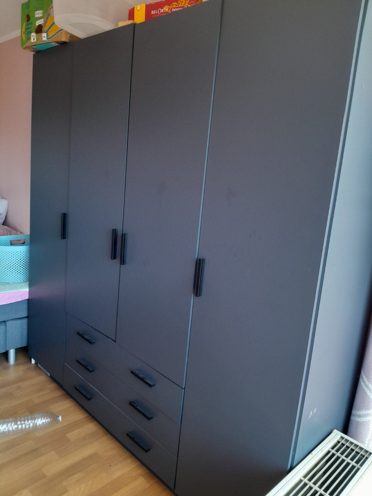 Armoir avec 4 portes et 3 tiroirs, Huis en Inrichting, Kasten | Ladekasten, Ophalen, 200 cm of meer, Zo goed als nieuw, 3 of 4 laden