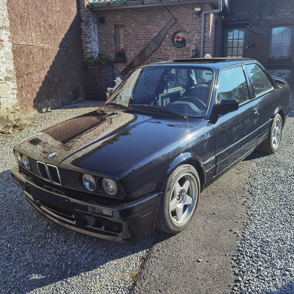 BMW E30 1988 Noir en cour de restauration, Cuir, Achat, Boîte manuelle, Noir