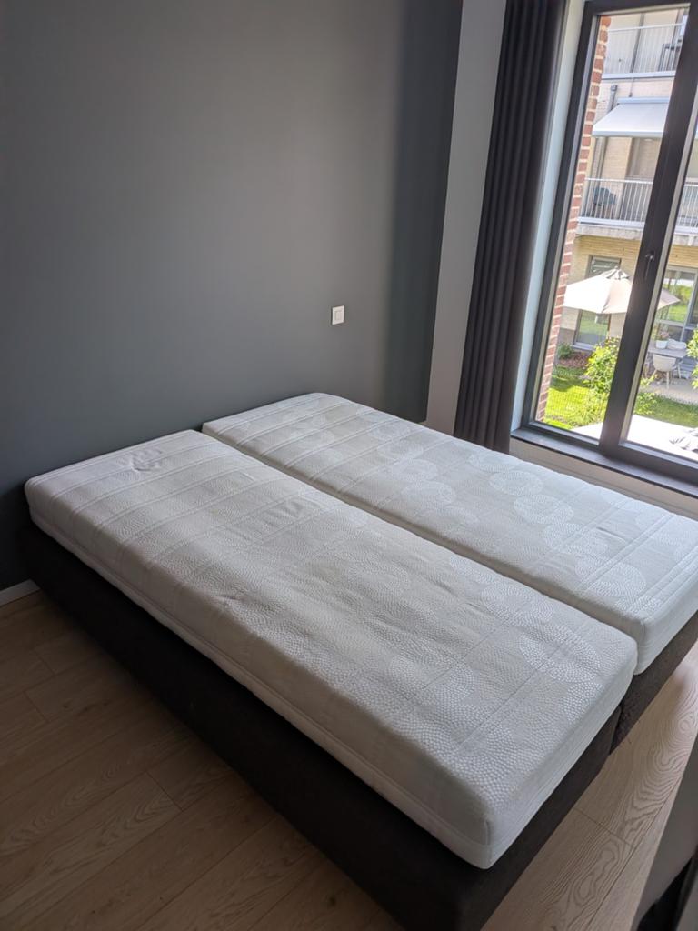 Boxspring 160 x 210 met matras en bedrand, Enlèvement