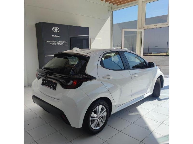 Toyota Yaris Dynamic de direction..., Auto's, Automaat, 1497 cc, Wit, 5 deurs