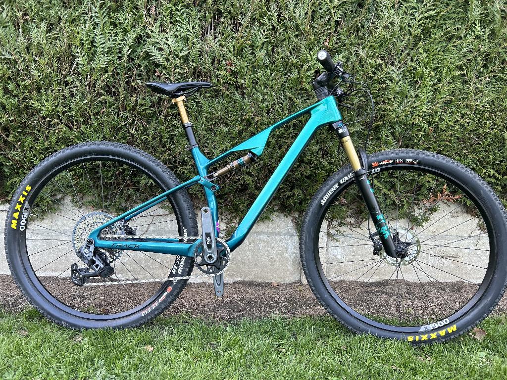 Megamo Track S mountainbike met volledige vering, Fietsen en Brommers, Overige merken, 45 tot 49 cm, Ophalen of Verzenden, Zo goed als nieuw