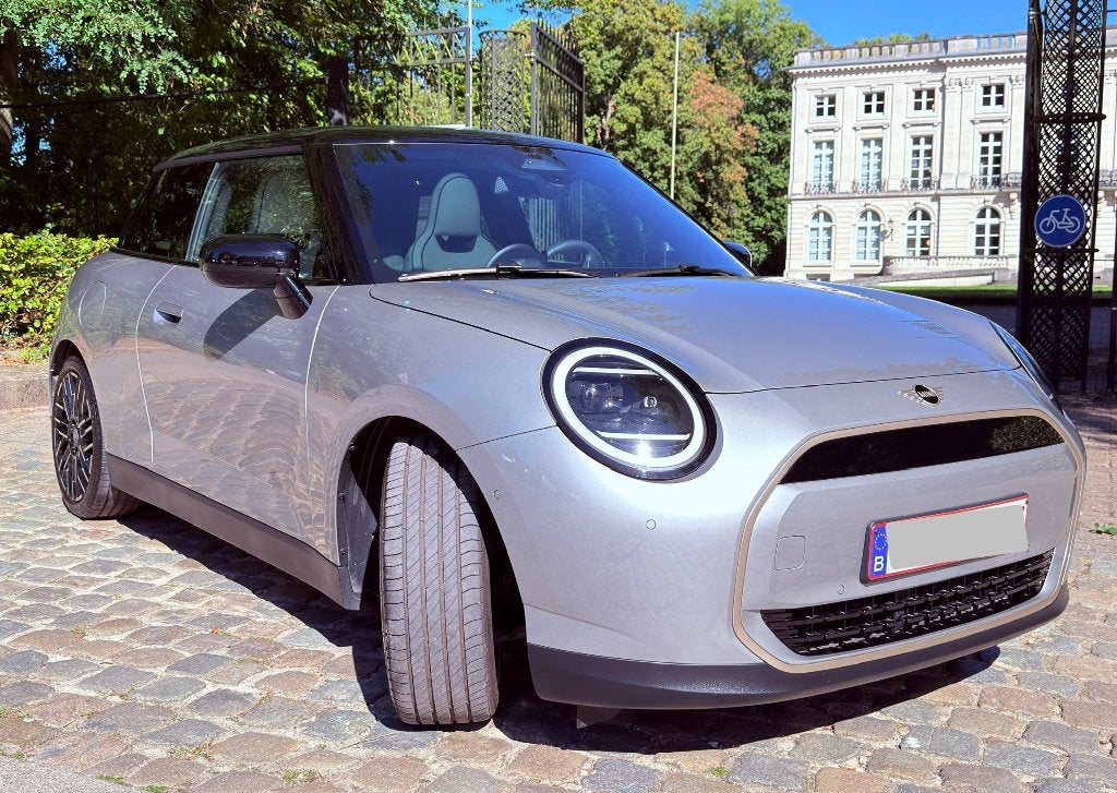 Mini Cooper E - Trim Favoured - Pack M - Garantie 3 ans, Autos, Cuir, Argent ou Gris, Achat, Entretenue par le concessionnaire
