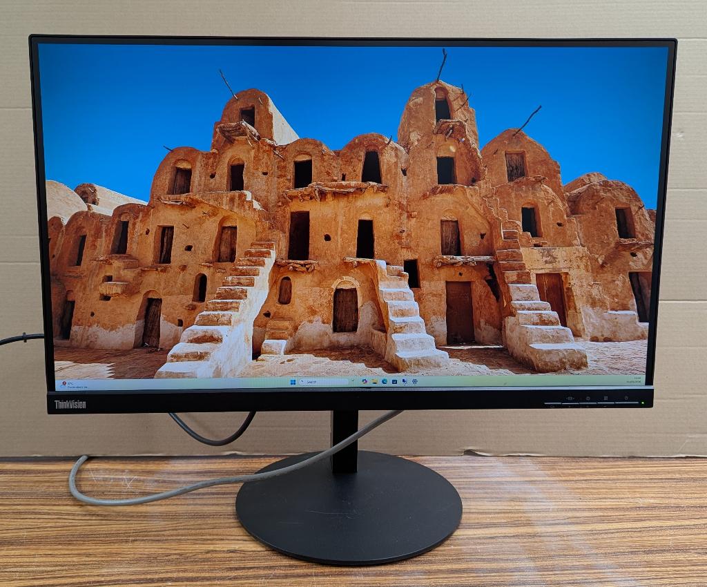 Lenovo ThinkVision 27" QHD P27h-10 monitor op voet (2 stuks), Computers en Software, Monitoren, Gebruikt, In hoogte verstelbaar