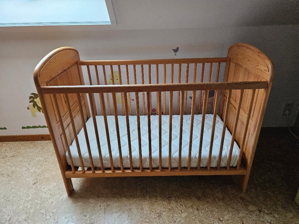 kinderbed + zit/speelbank + linnenpakket, Kinderen en Baby's, Kinderkamer | Bedden, Gebruikt, Minder dan 140 cm, Minder dan 70 cm