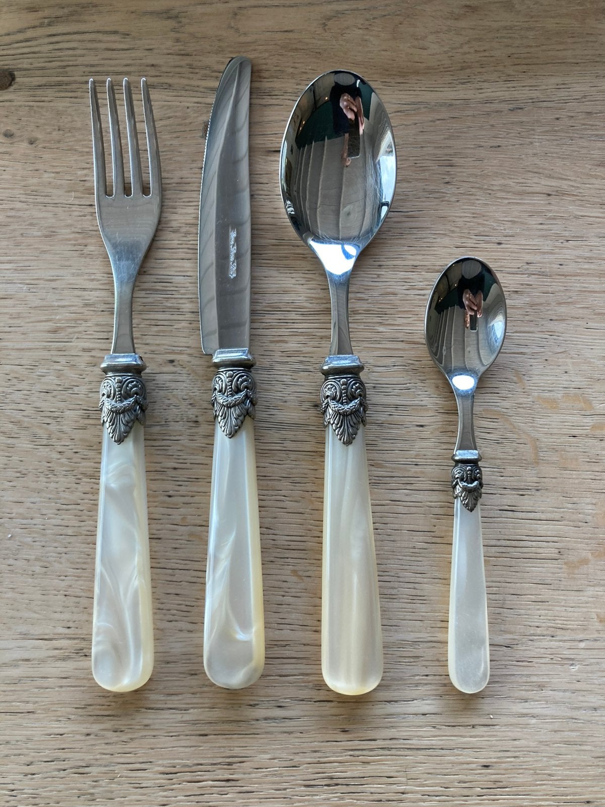 Bestekset Pomax, Ophalen, Bestekset