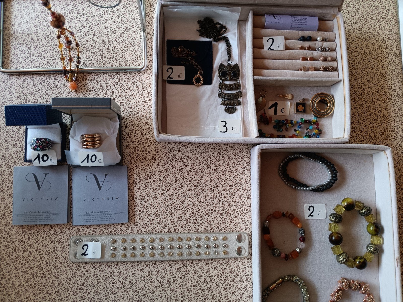 juwelen prijs staat erbij ,de tassen 5 euro per stuk, Bijoux, Sacs & Beauté, Bagues, Enlèvement