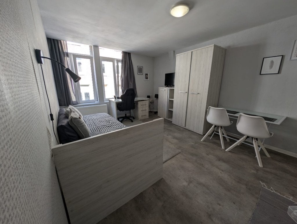 Studio (KOT). Liège centre. Toutes charges comprises, 20 à 35 m², Liège (ville)