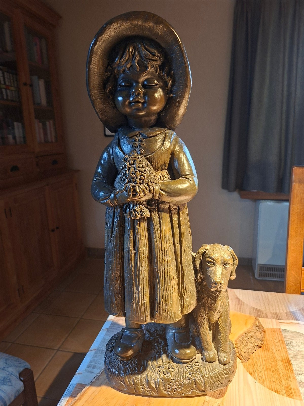 Beeld meisje met hond, Enlèvement