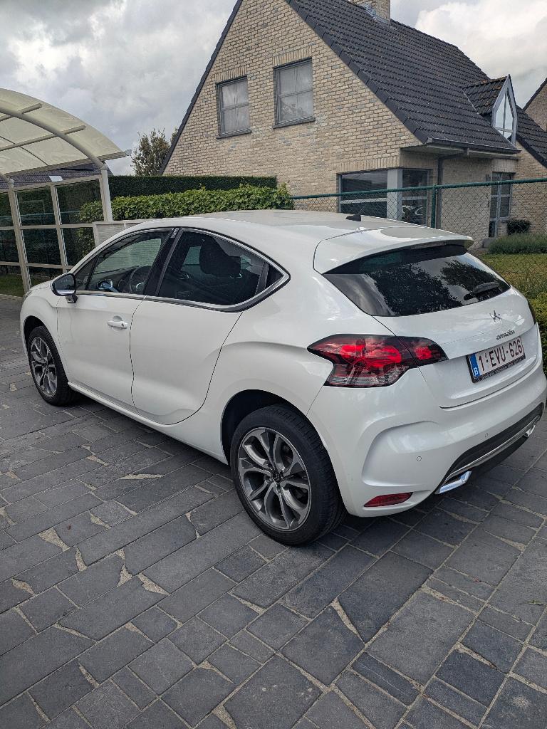 Citroën DS4 1.6Hdi en parfait état, nombreuses options, Autos, Citroën, Particulier, DS4, ABS, Phares directionnels, Airbags, Air conditionné