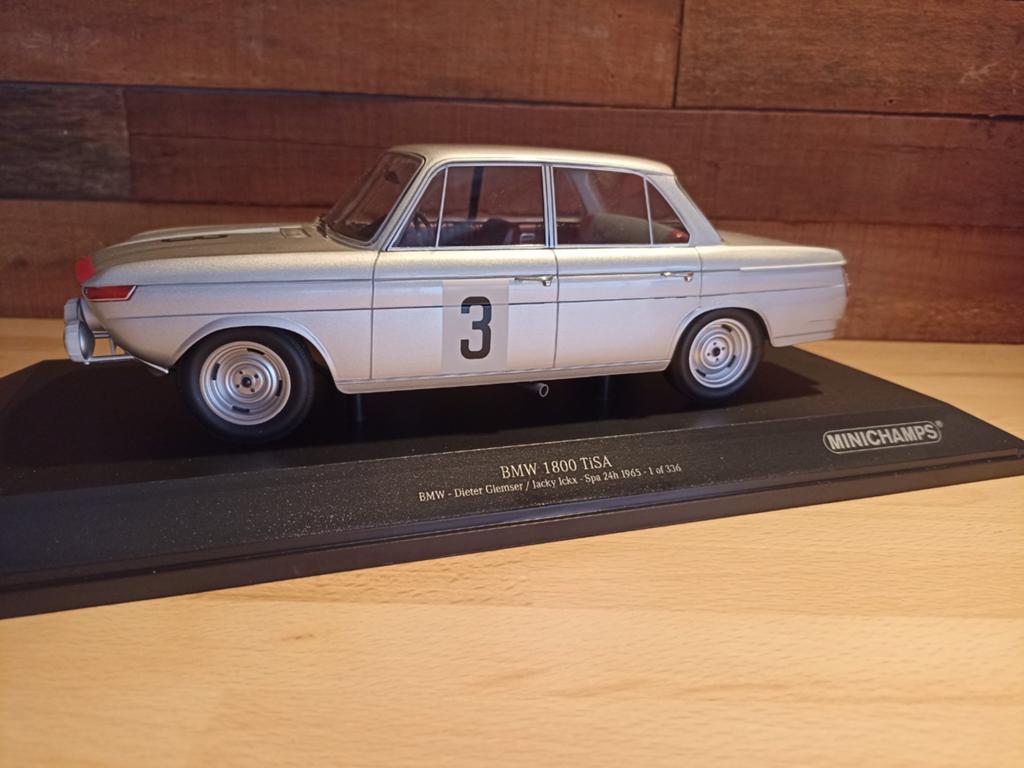 Nieuwe 1/18 BMW TISA 1800 metalen replica, Hobby en Vrije tijd, Ophalen of Verzenden
