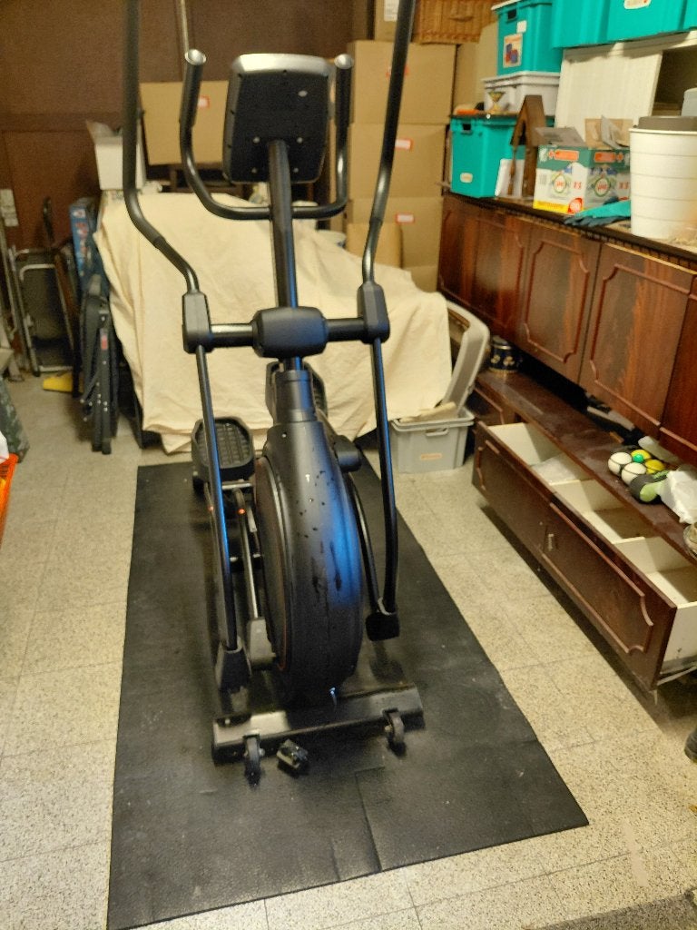 Eén van de beste crosstrainers op de markt: DC Athletics, Ophalen, Benen, Zo goed als nieuw, Crosstrainer