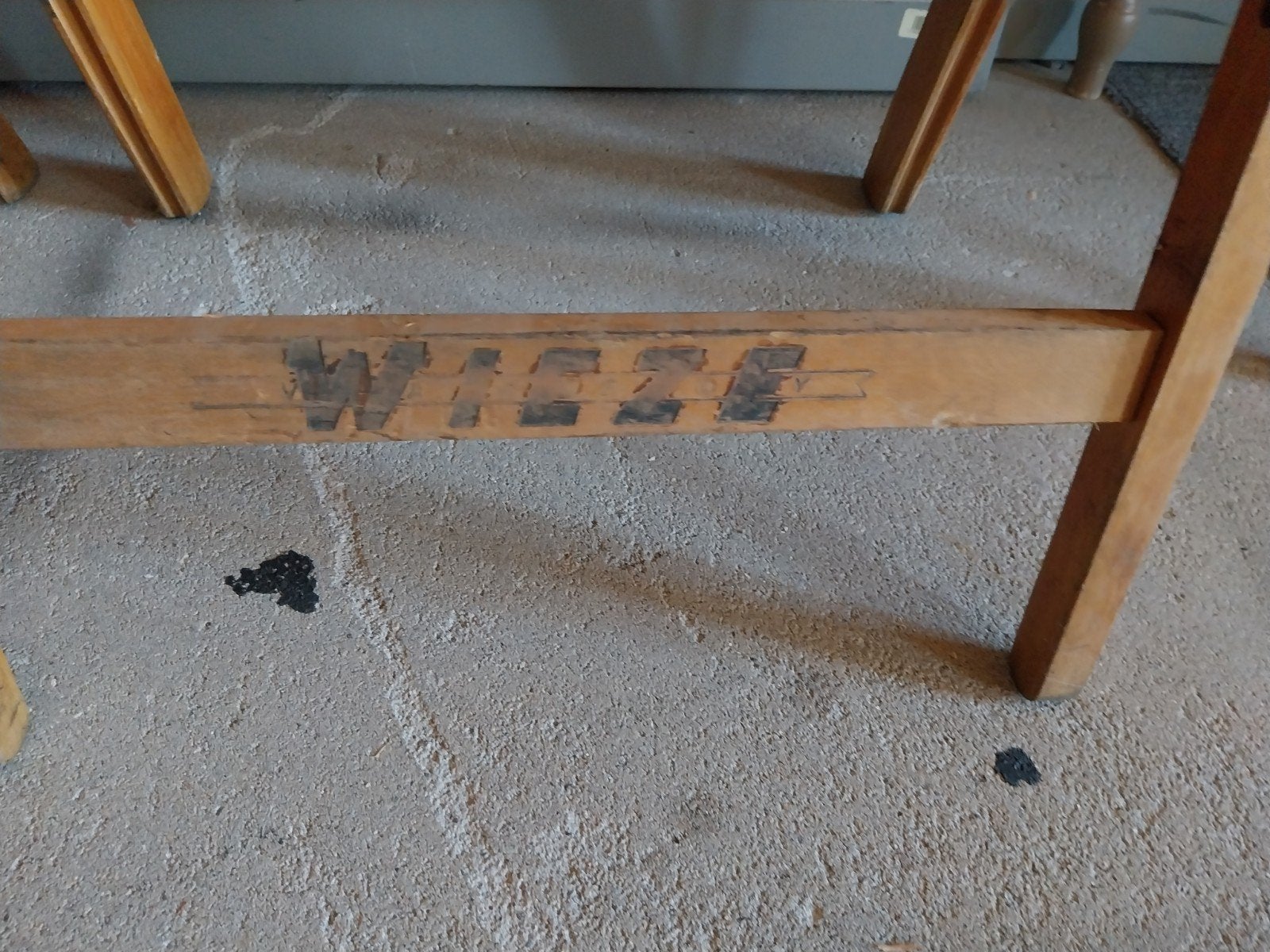 4 houten stoelen  van roy wieze, Ophalen