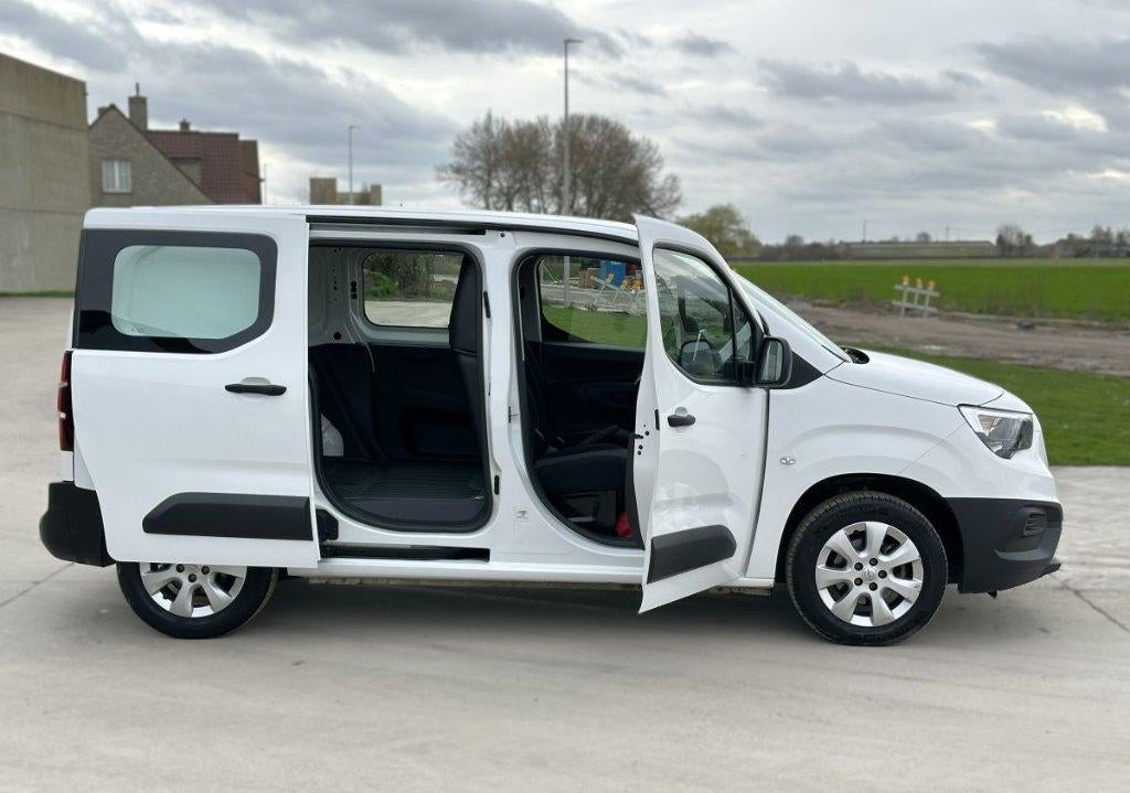 Opel Combo 1.2 benzine 31210km 2022 1ste eigenaar, 4 deurs, Stof, 1199 cc, Wit