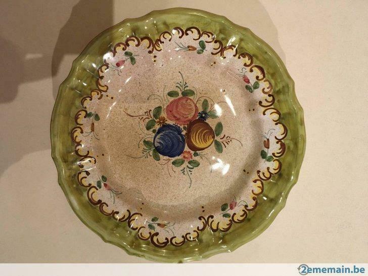 Assiette peinte à la main