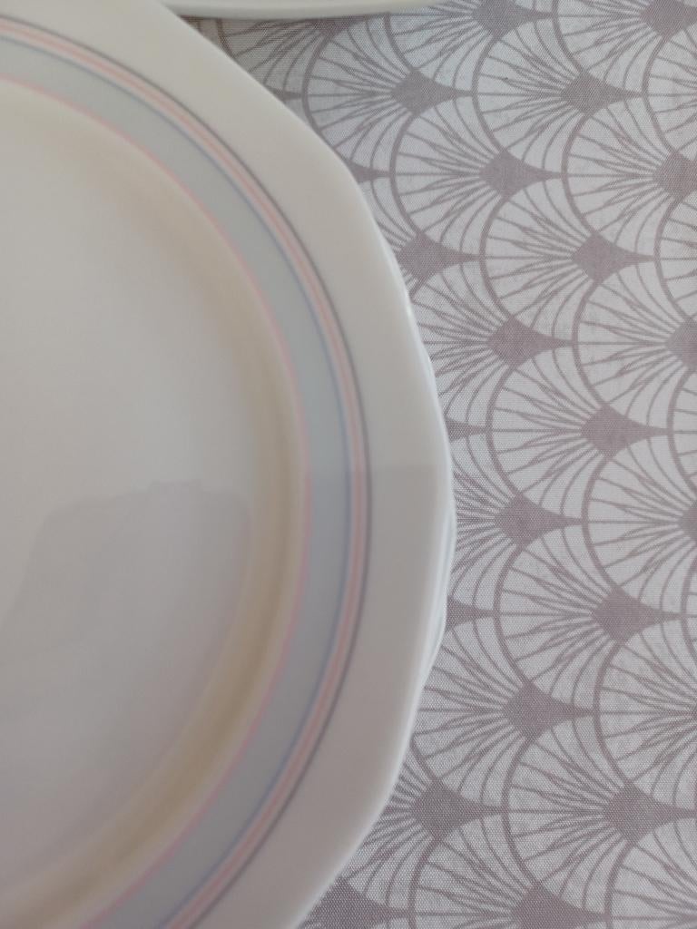Service à dîner et café, Enlèvement
