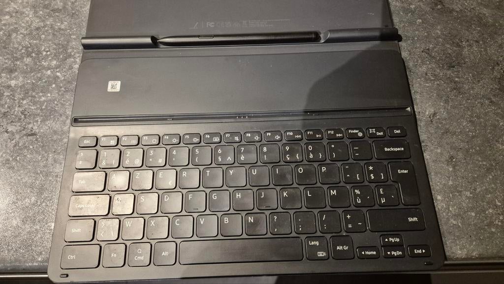 Samsung tablet keyboard  s8+ (+s pen ), Enlèvement