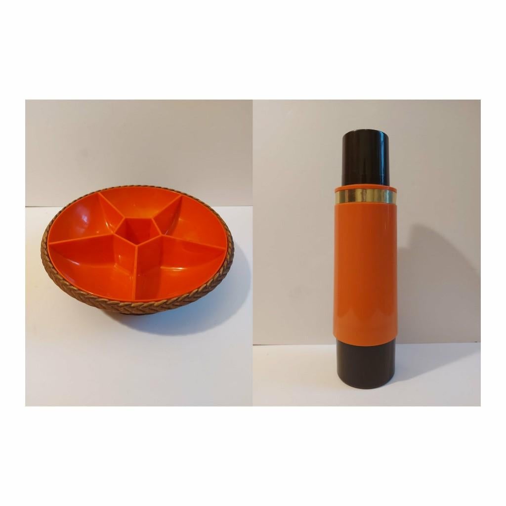 Vintage oranje serveerbord en thermoskan, 1970s, Enlèvement ou Envoi, Rond, Comme neuf, Synthétique