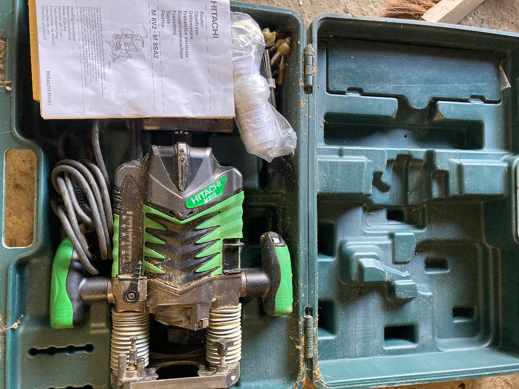Défonceuse Hitachi, Électrique, Comme neuf, Enlèvement, Autres types