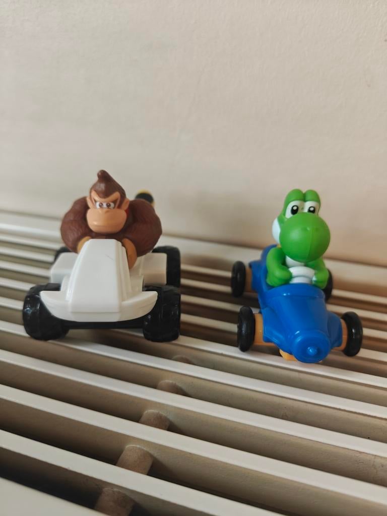 2 figurines Mario Kart, Yoshi et Donkey Kong, Enlèvement, Comme neuf