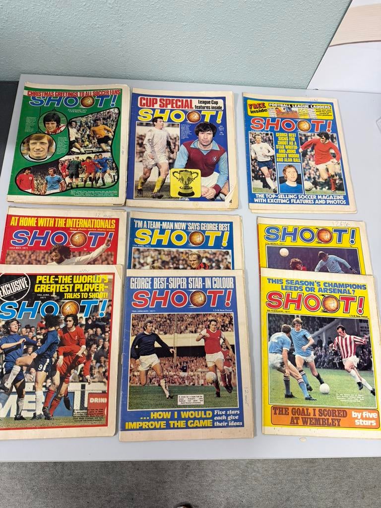 15x partij SHOOT! 1971 Engels voetbal magazine krant vintage, Verzamelen, Ophalen of Verzenden, Gebruikt, Boek of Tijdschrift