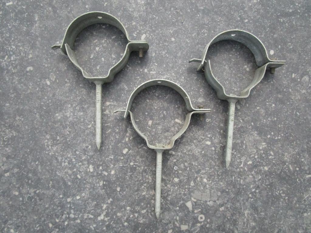 3 pen beugels dak afvoer, Doe-het-zelf en Bouw, Buizen en Afvoer, 60 tot 80 mm, Nieuw, Ophalen of Verzenden, Overige materialen