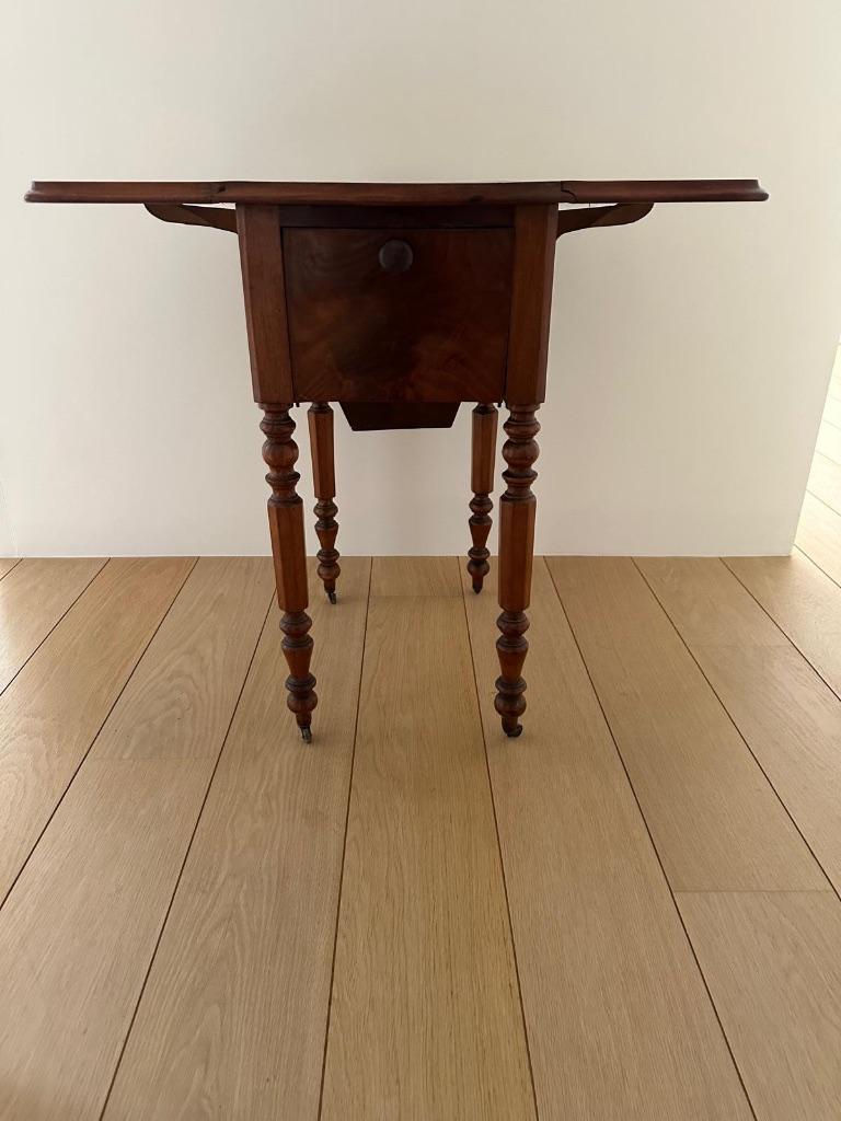 19 eeuws bijzettafel, Antiek en Kunst, Antiek | Meubels | Kasten, Ophalen