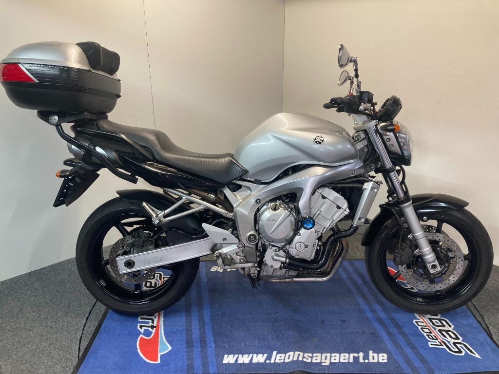 Yamaha FZ 6 N @ Leon Sagaert, 4 cilinders, Bedrijf, Meer dan 35 kW, 600 cc