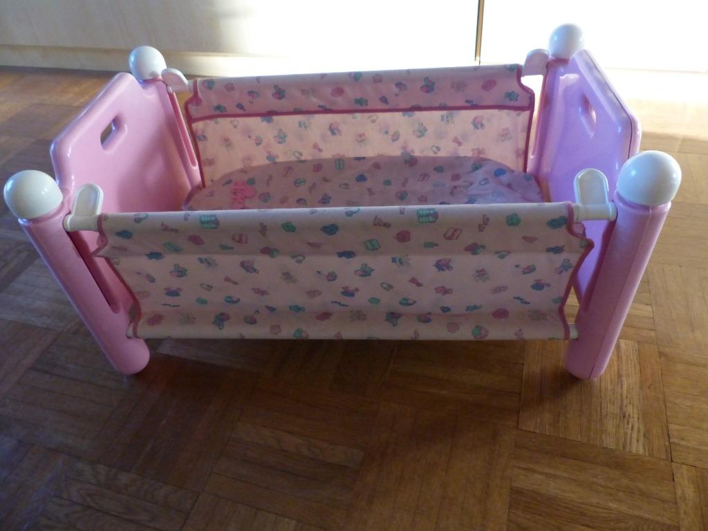 Poppenbedje, Kinderen en Baby's, Ophalen, Zo goed als nieuw