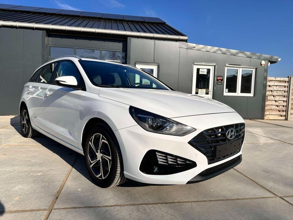 Hyundai i30  1.0 T-GDi / Airco / zetelverwarming / 46.161 km, Voorwielaandrijving, Stof, Wit, Bedrijf