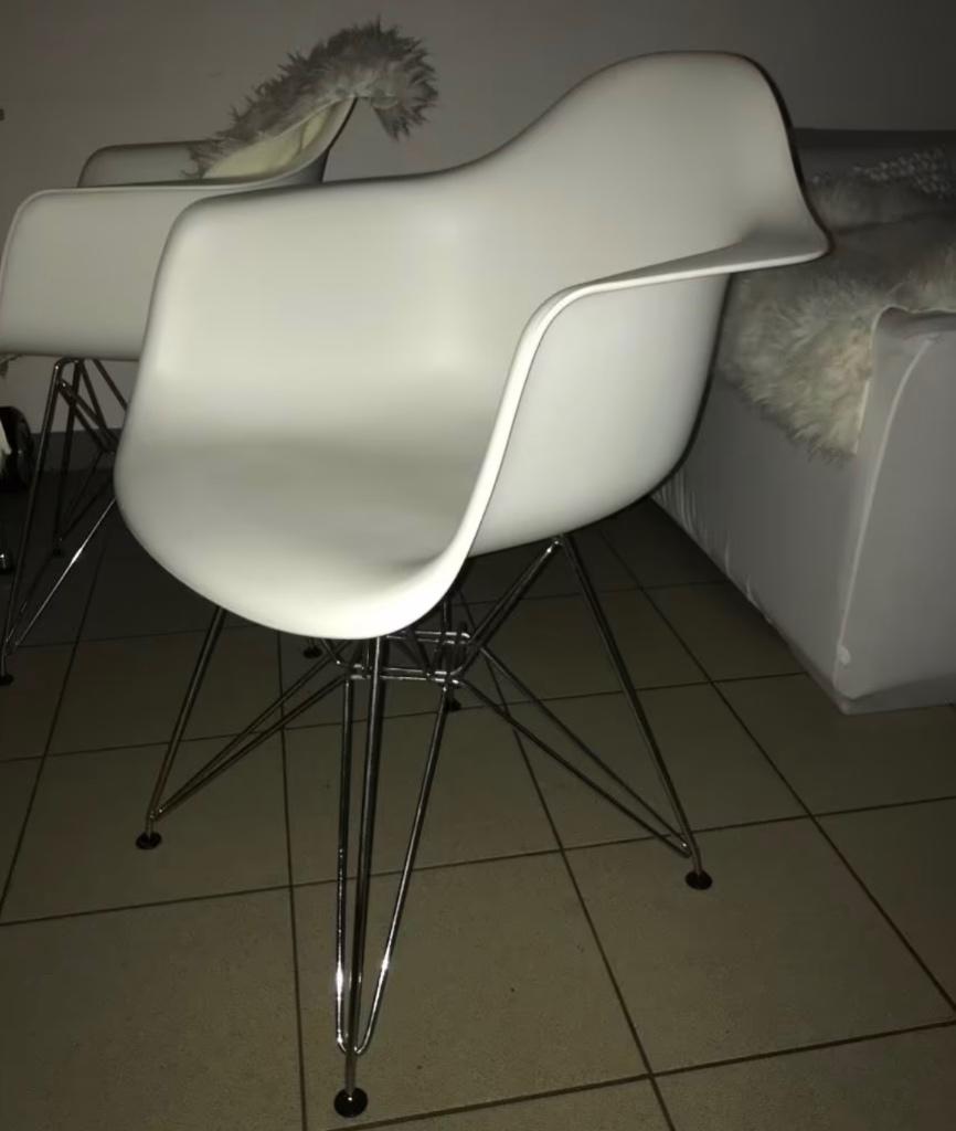 4 Stoelen, Charles Eames reproductie (496€ nieuwprijs), Huis en Inrichting, Stoelen, Zo goed als nieuw, Vier, Overige materialen