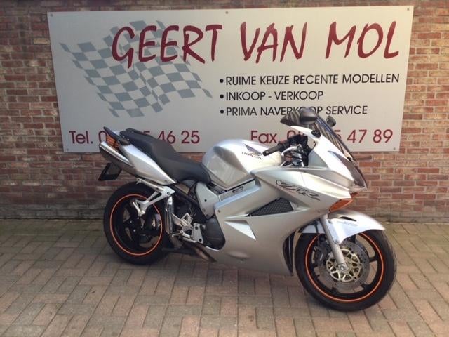 Honda VFR 800, 2003, Motoren, Motoren | Honda, 4 cilinders, Motorrijbewijs A, Bedrijf, Meer dan 35 kW