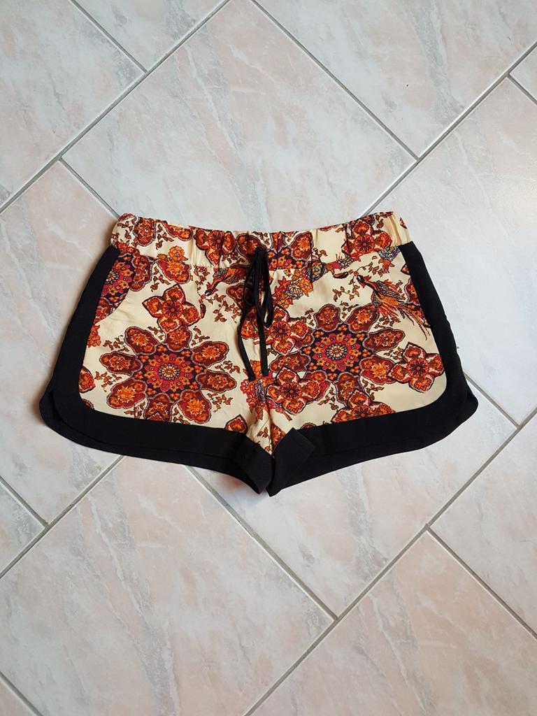 Korte broek, Kort, Beige, Ophalen of Verzenden, Zo goed als nieuw