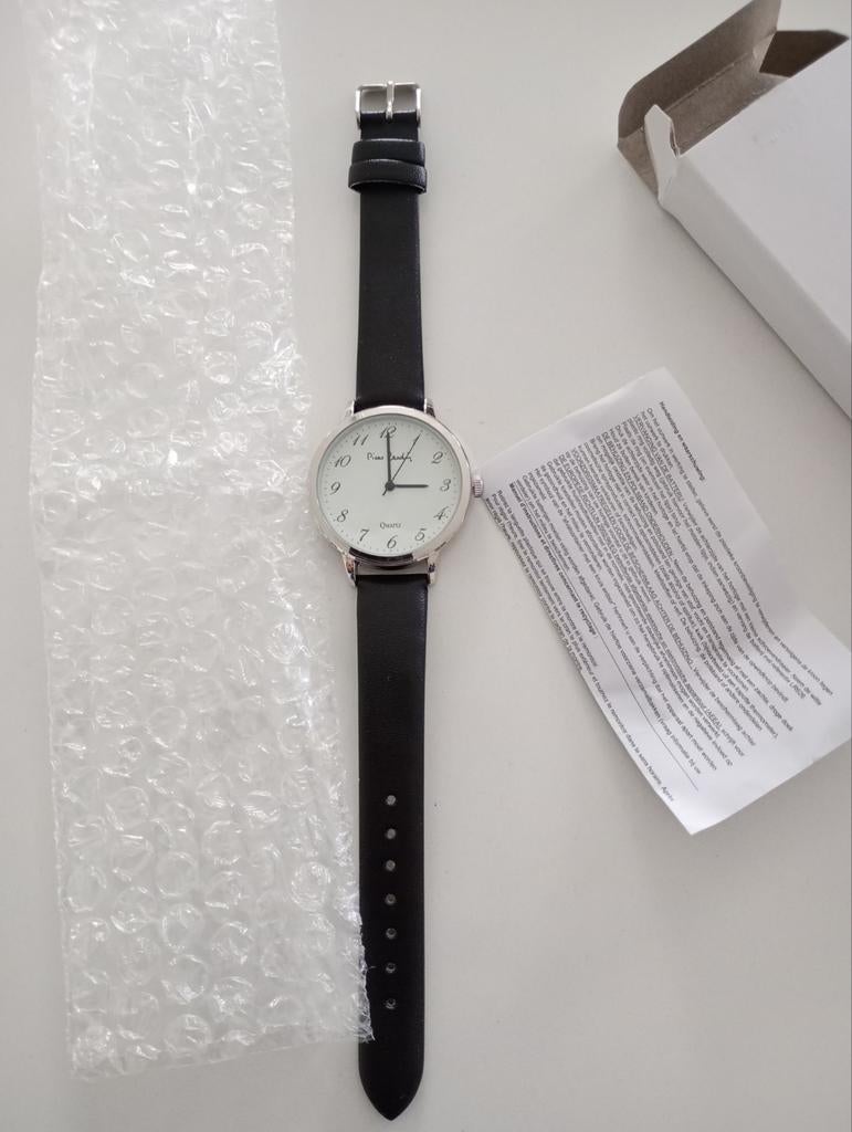 HORLOGE PIERRE CARDIN, Handtassen en Accessoires, Horloges | Dames, Ophalen