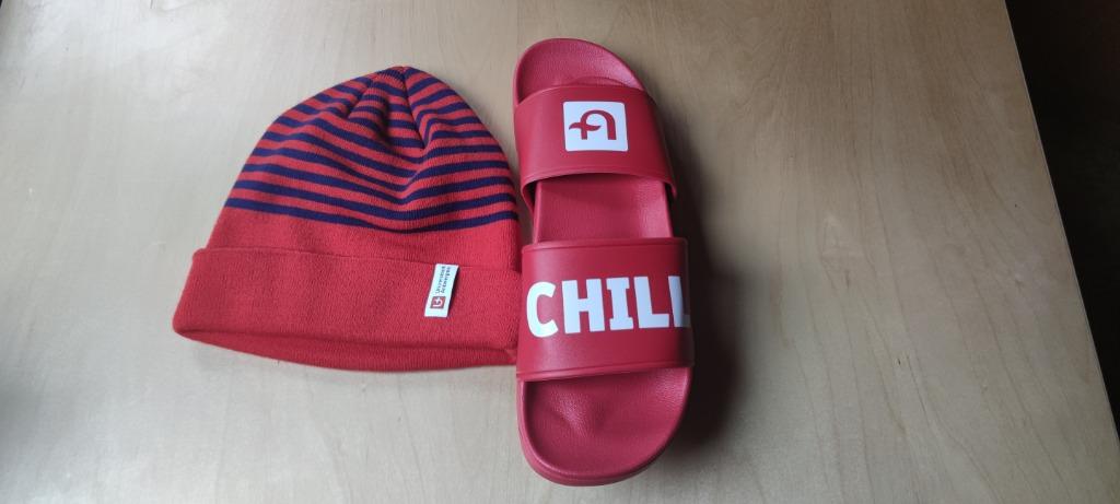 Slippers en muts Universiteit Antwerpen, Ophalen of Verzenden, Nieuw