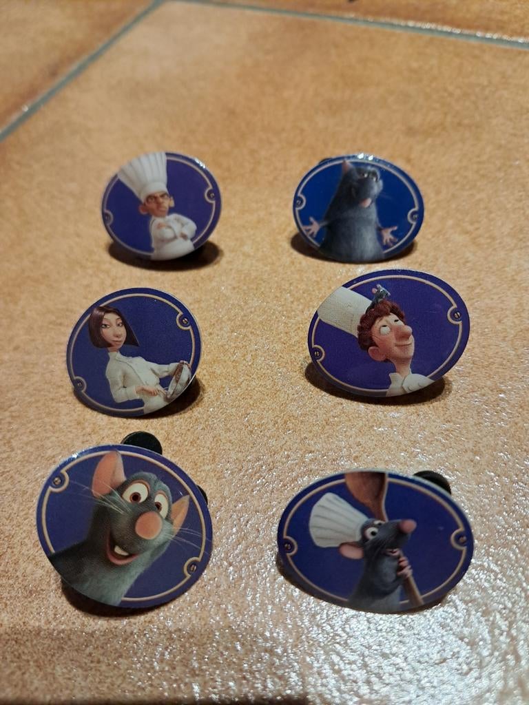 Lot 6 pin's Ratatouille Disney Pixar, Collections, Broches, Pins & Badges, Comme neuf, Insigne ou Pin's, Autres sujets/thèmes