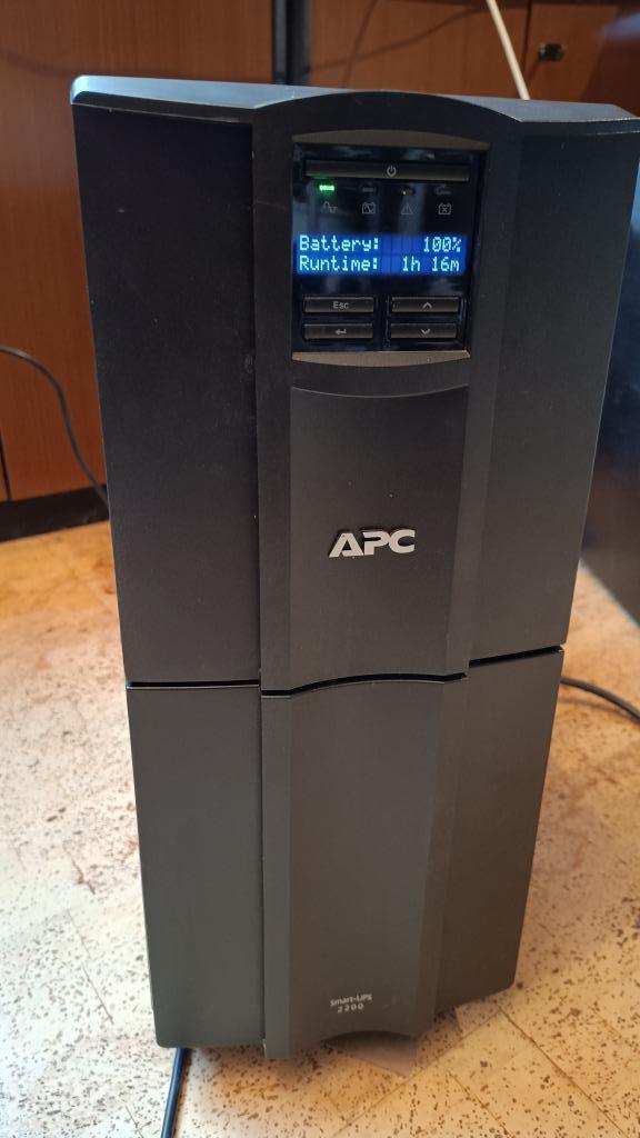 UPS APC SMT2200i/1980W-TOWER-sans/avec batteries, Informatique & Logiciels, Enlèvement ou Envoi, Utilisé