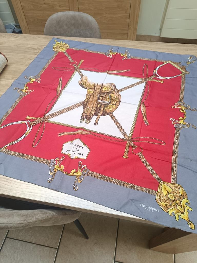 Magnifique foulard Ted lapidus paris, Enlèvement