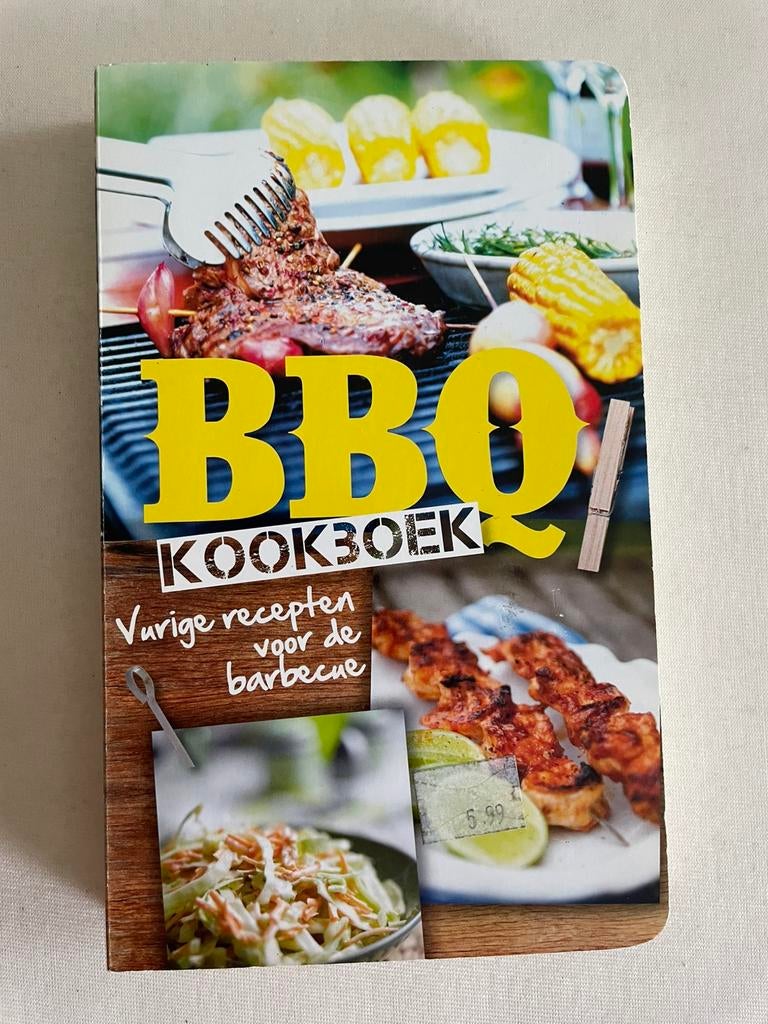 BBQ karton kookboek, Boeken, Kookboeken, Zo goed als nieuw, Ophalen