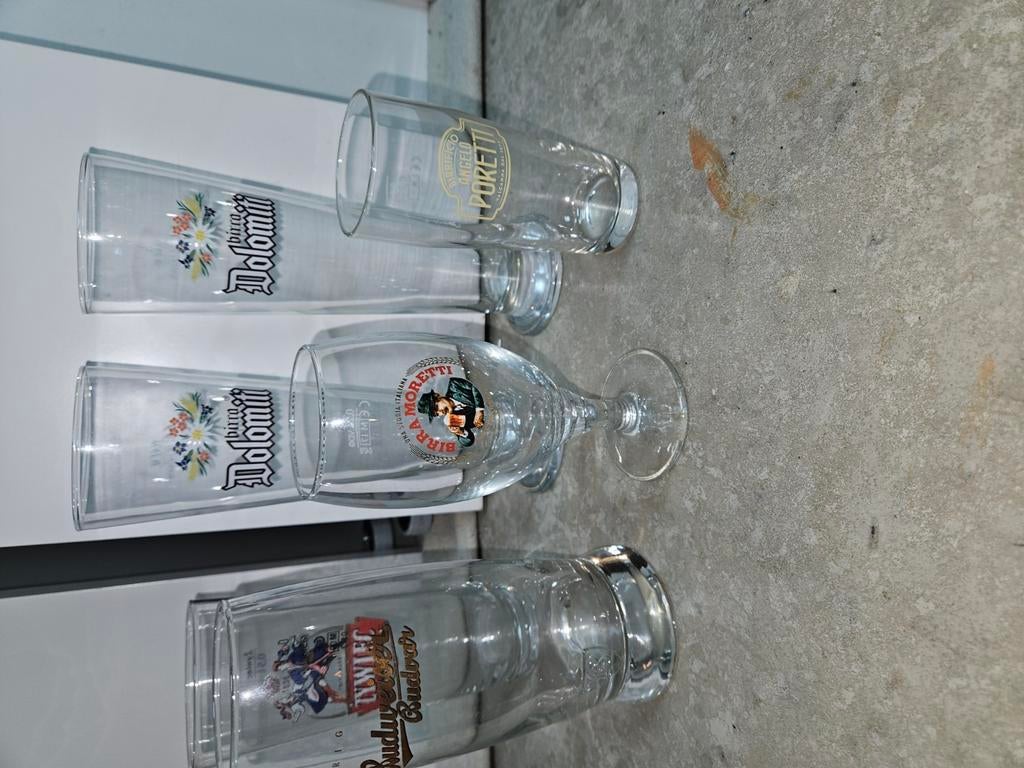 6 bierglazen lot Italiaans, czechisch en Poolse bieren, Ophalen, Zo goed als nieuw