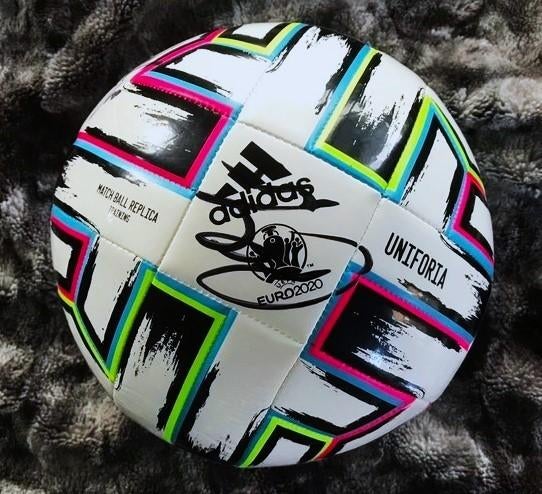 Adidas Uniforia Wedstrijdbal Replica Rode Duivels Getekend, Verzamelen, Sportartikelen en Voetbal, Nieuw, Spel, Ophalen of Verzenden