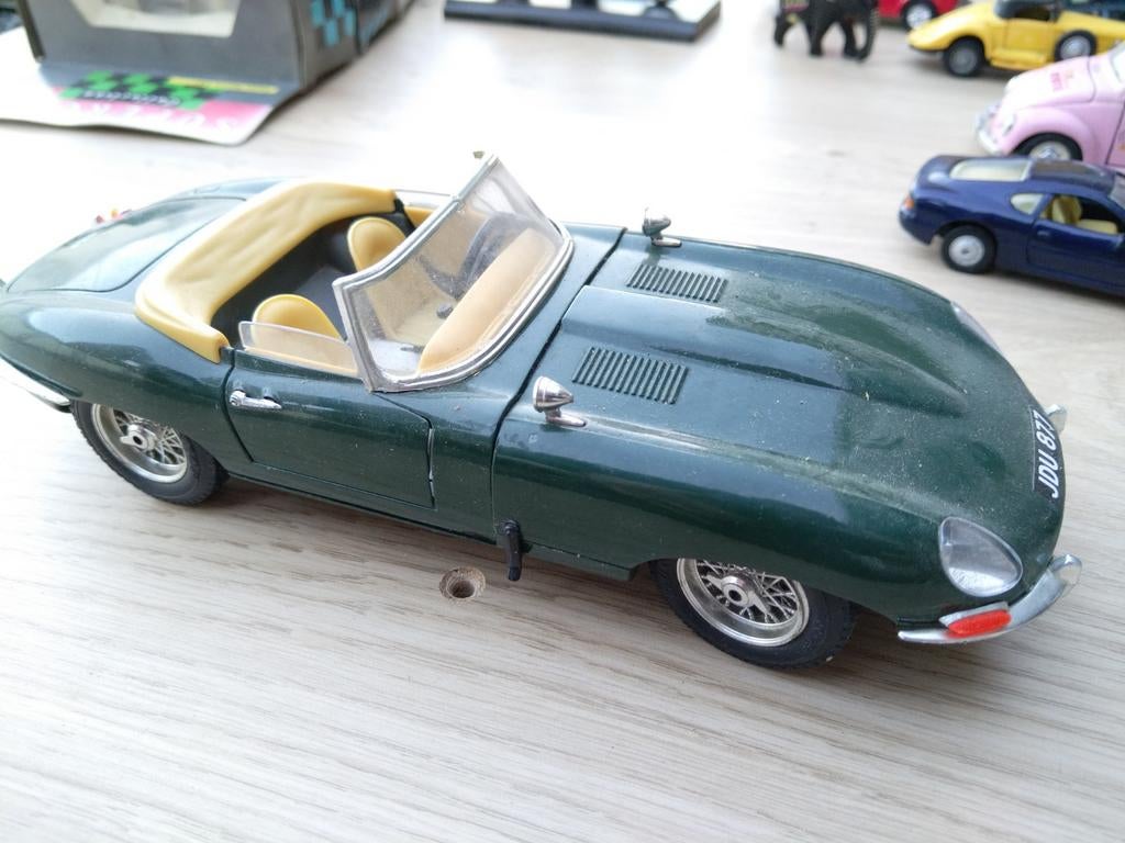 Jaguar E-type (Burago 1/18), Hobby en Vrije tijd, Ophalen of Verzenden, Zo goed als nieuw, Auto, Burago