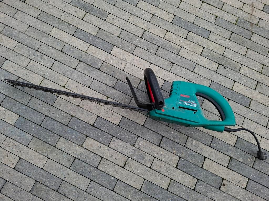 ️ À louer : Taille-haie électrique Bosch – 20€/jour, Électrique