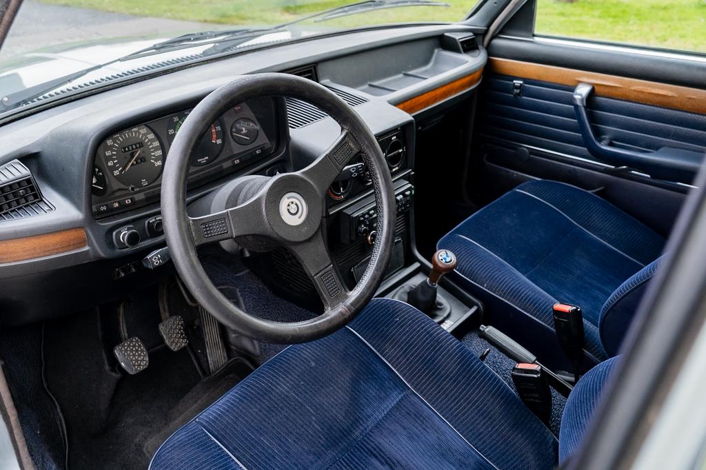 BMW 528i Manueel e12, Auto's, BMW, 4 deurs, Achterwielaandrijving, 135 kW, Blauw