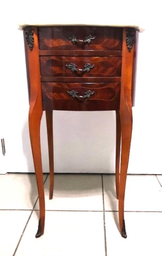 Table marquetée marbre ferrures bronze 3 tiroirs antiq😍🤗👌, Antiquités & Art, Antiquités | Meubles | Tables, Enlèvement ou Envoi