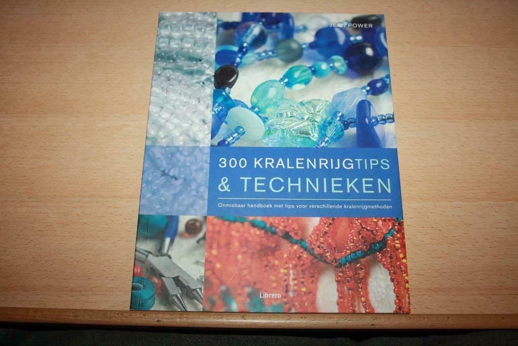 300 Kralenrijgtips & technieken – Jean Power  Onmisbaar hand, Livres, Fabrication de bijoux, Enlèvement ou Envoi, Convient aux enfants