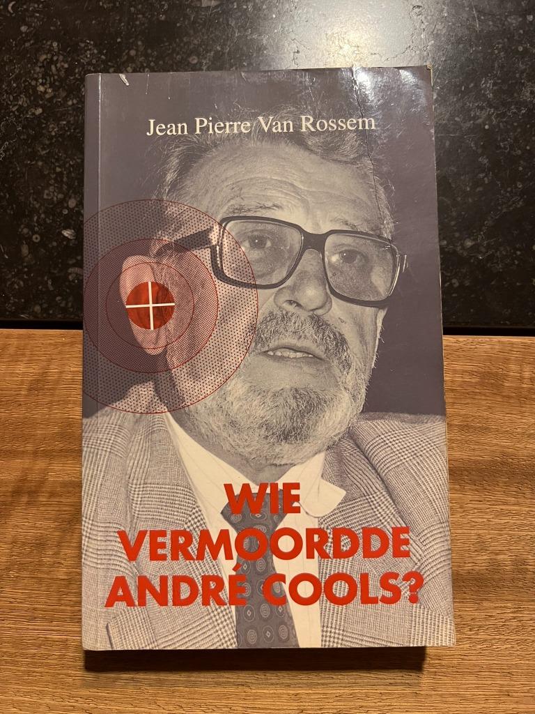 Wie vermoorde André Cools - Jean Pierre Van Rossem, Boeken, Politiek en Maatschappij, Gelezen, Maatschappij en Samenleving, Ophalen of Verzenden