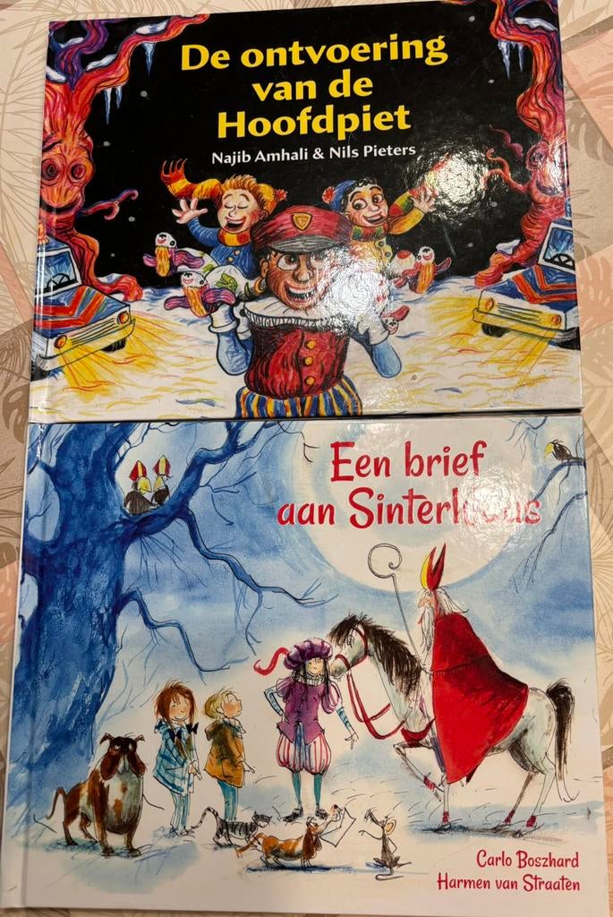 2 Sinterklaas boekje met harde kaft., Ophalen of Verzenden, Zo goed als nieuw