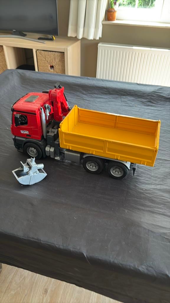 Camion avec grue pour le transport, Enlèvement, Comme neuf