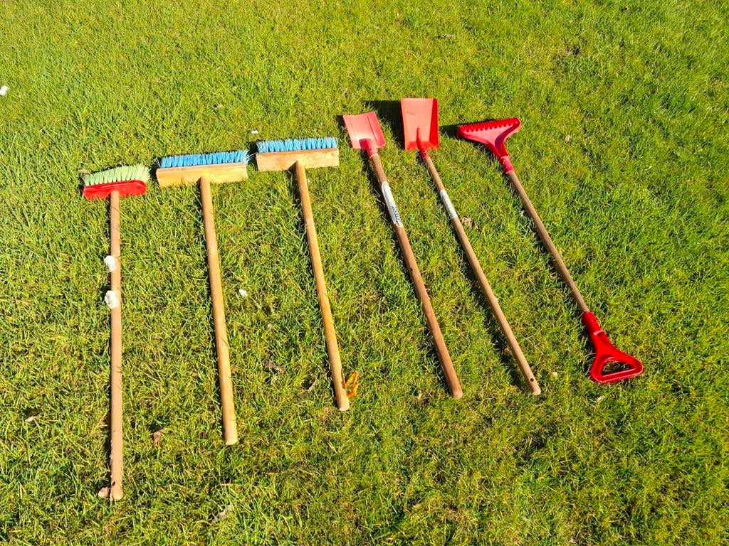 Tuingereedschap vr kinderen: 3 borstels,2 schupjes,1 hark, Tuin en Terras, Hand-tuingereedschap, Ophalen, Gebruikt, Hark
