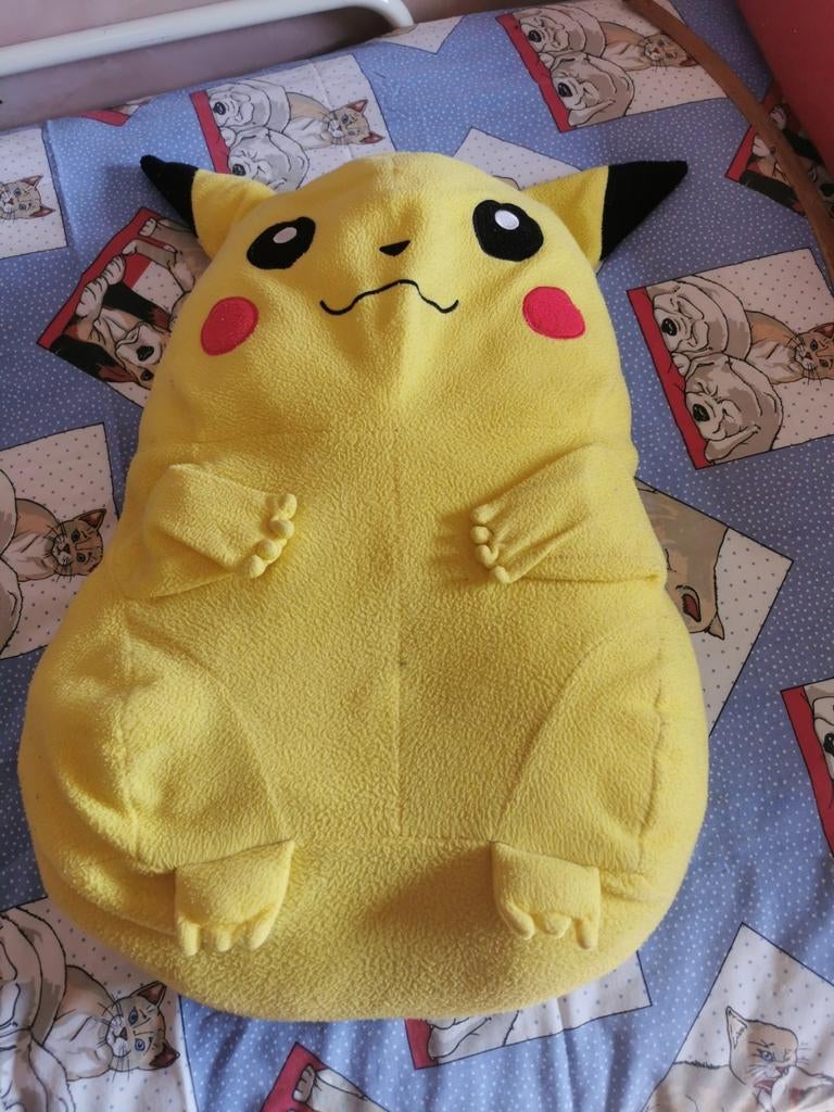Coussin câlin Pikachu, Enlèvement ou Envoi, Utilisé